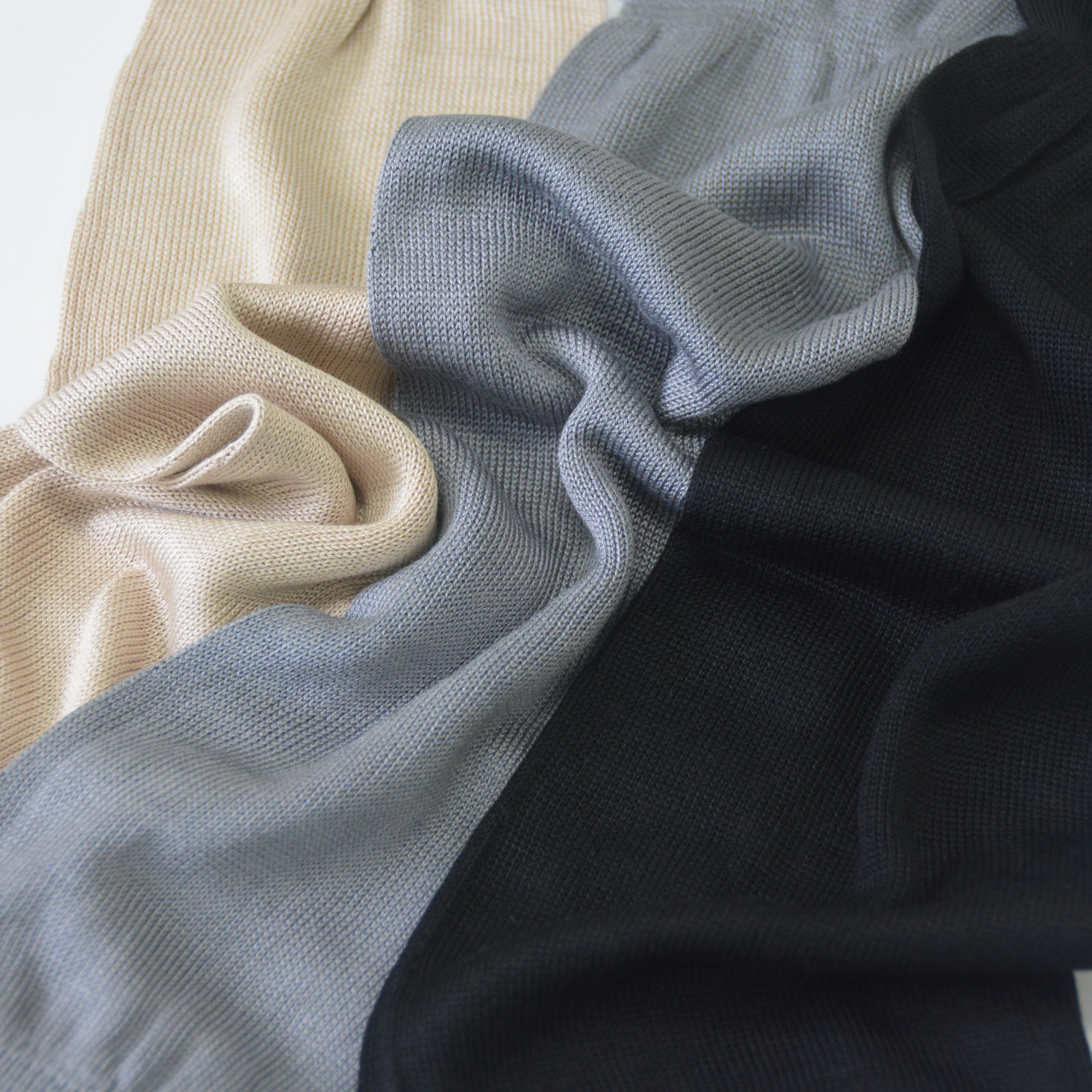 夏用UVカットアームカバーミドル丈 シルク100%