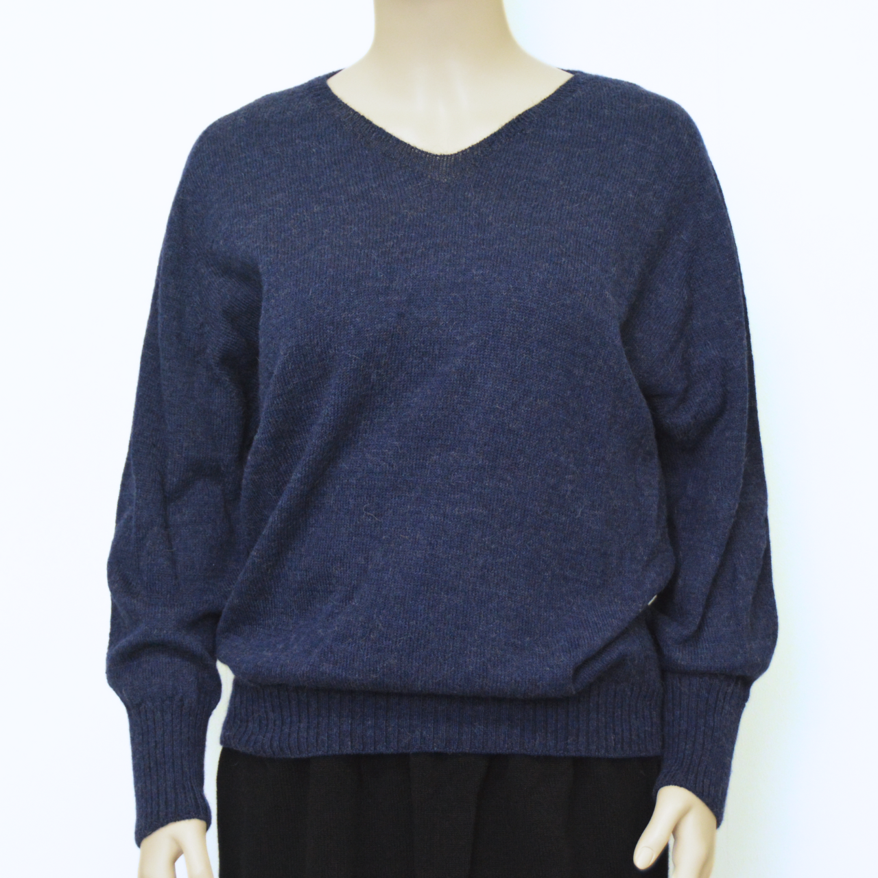 ベビーアルパカ100％ Vネック セーター