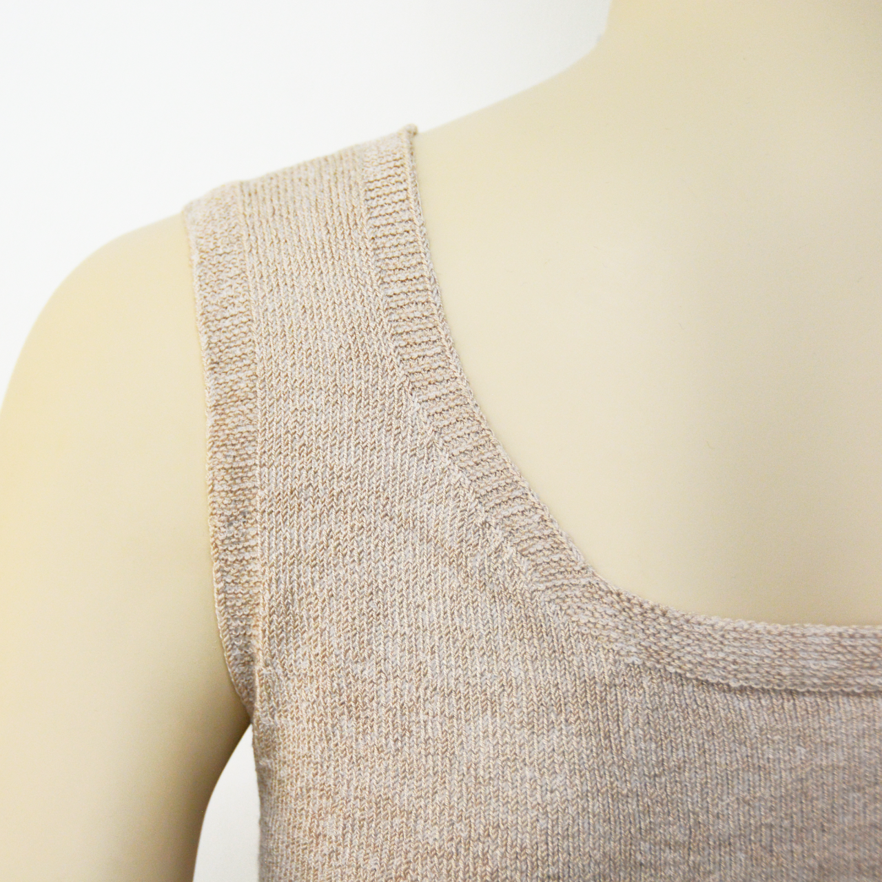 上質シルク90% ブラ付きタンクトップインナー