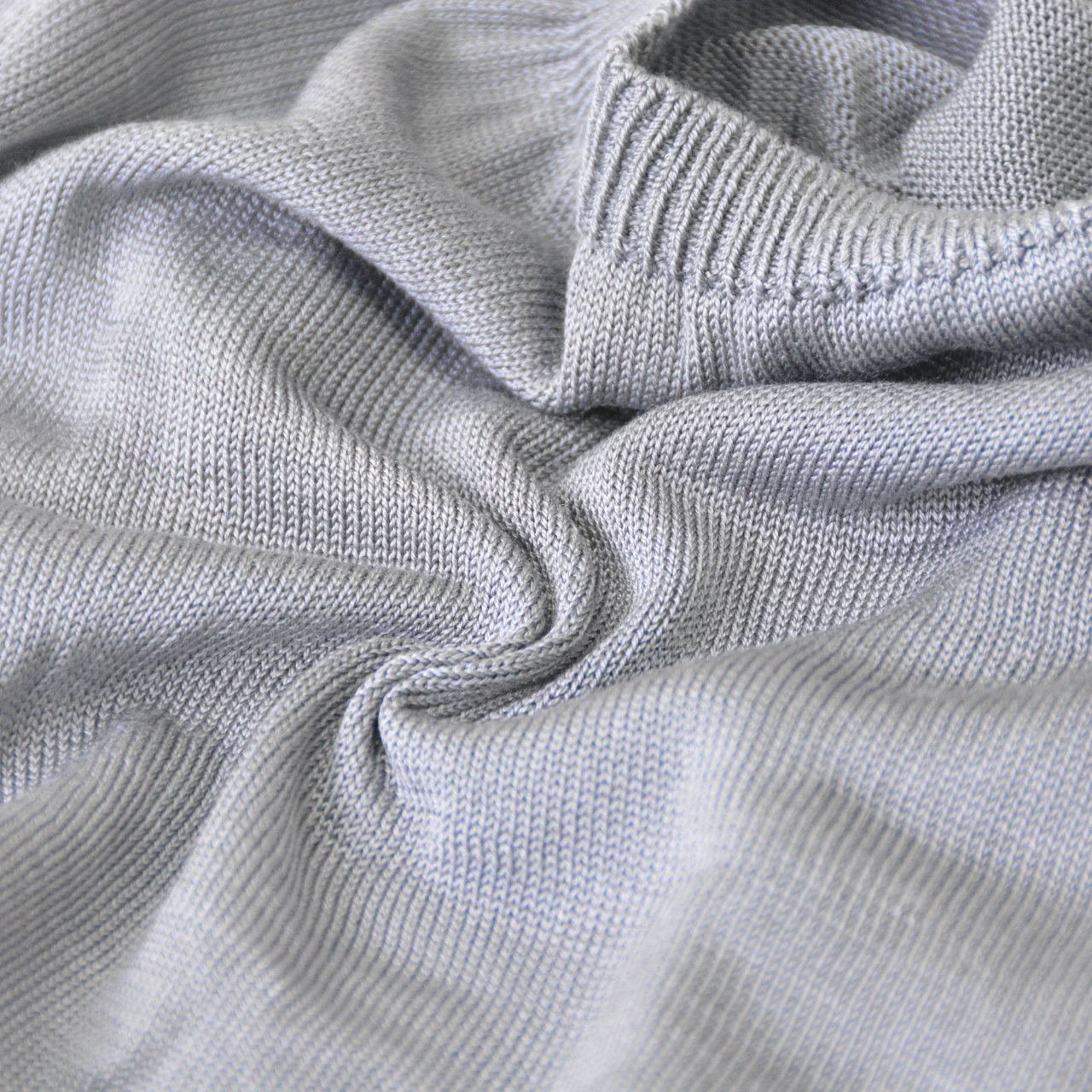 シルク100％のフェイスマスク