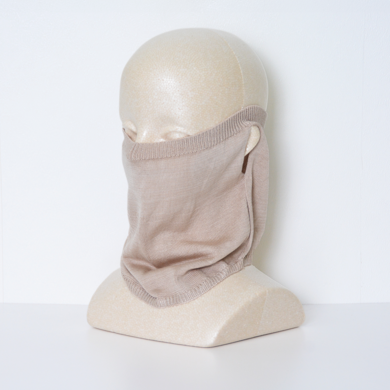 シルク100％のフェイスマスク