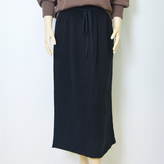 ニットスカート［まるで空気のように、軽くて温かいウール100％］