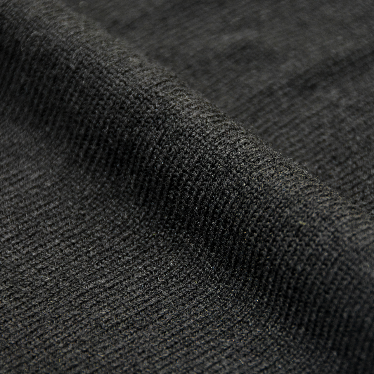 ニットスカート［まるで空気のように、軽くて温かいウール100％］