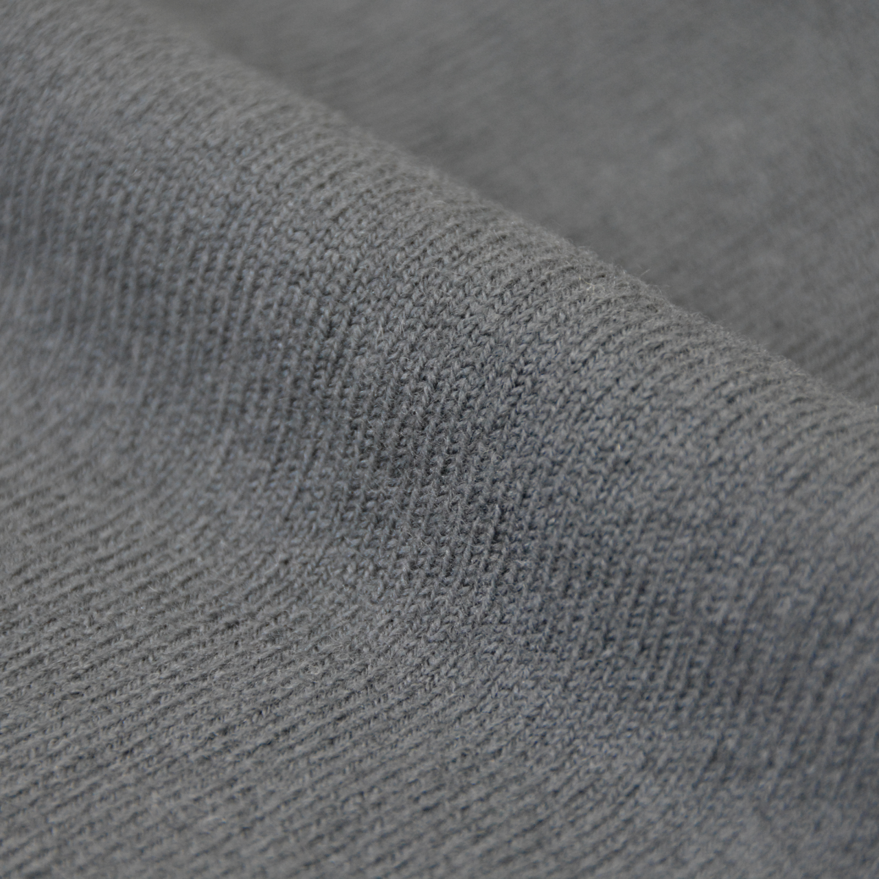 ニットスカート［まるで空気のように、軽くて温かいウール100％］