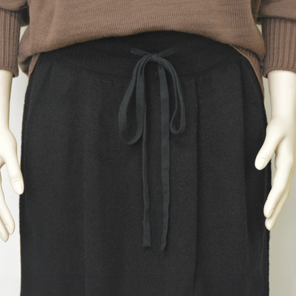 ニットスカート［まるで空気のように、軽くて温かいウール100％］