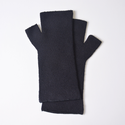 エコシルクハンドウォーマー〜冷えや乾燥から手もとを守ります