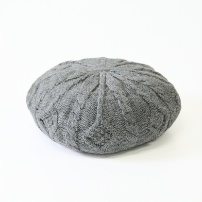ベレー帽［まるで空気のように、軽くて温かいウール100％］ケーブル編み 縄編み