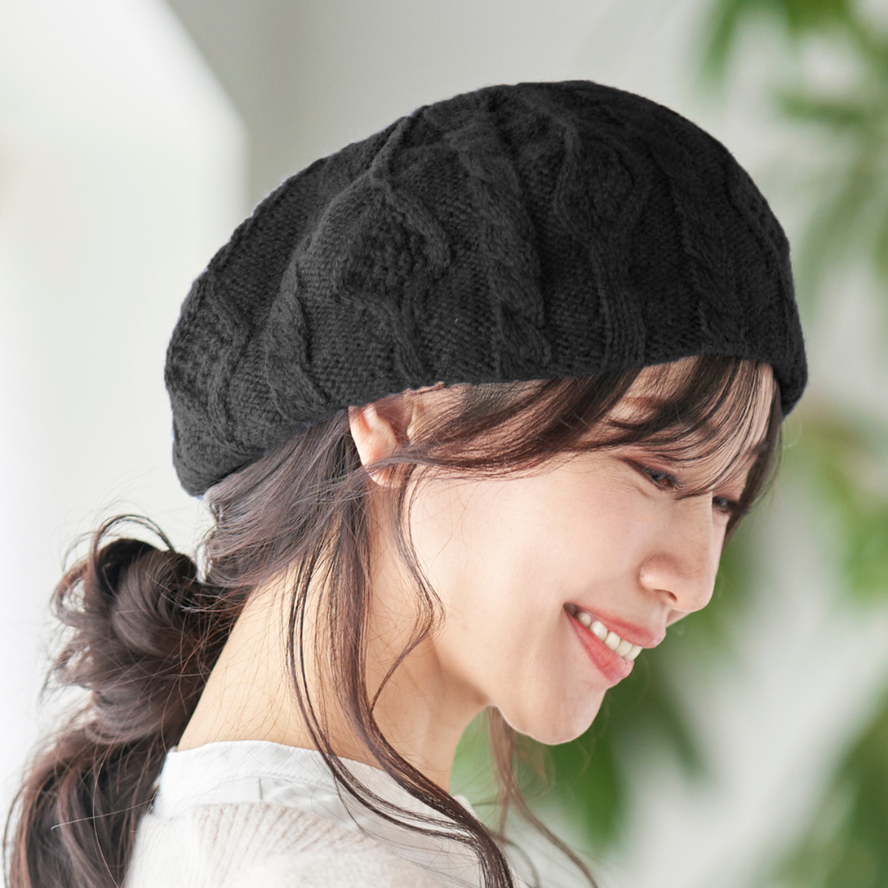 ベレー帽［まるで空気のように、軽くて温かいウール100％］ケーブル編み 縄編み