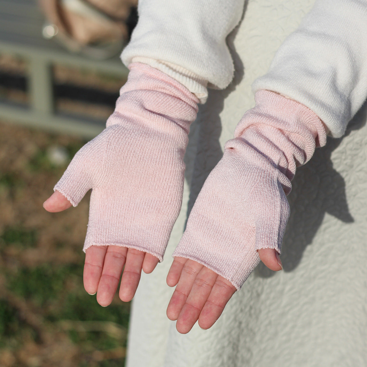 ハンドウォーマー上質シルク90％以上使用