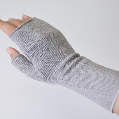 ハンドウォーマー上質シルク90％以上使用